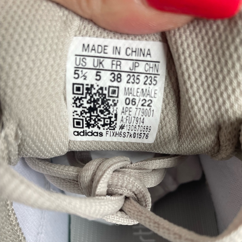 Yeezy 700 “Tephra” - Picture 5 of 15